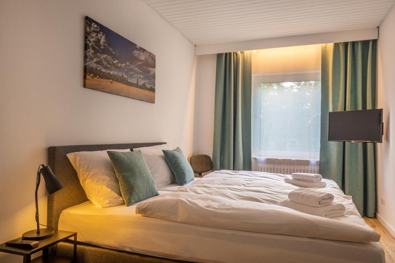 Hotel Clement - Bed & Breakfast อินเงนไฮม์ อัม ไรน์ ภายนอก รูปภาพ